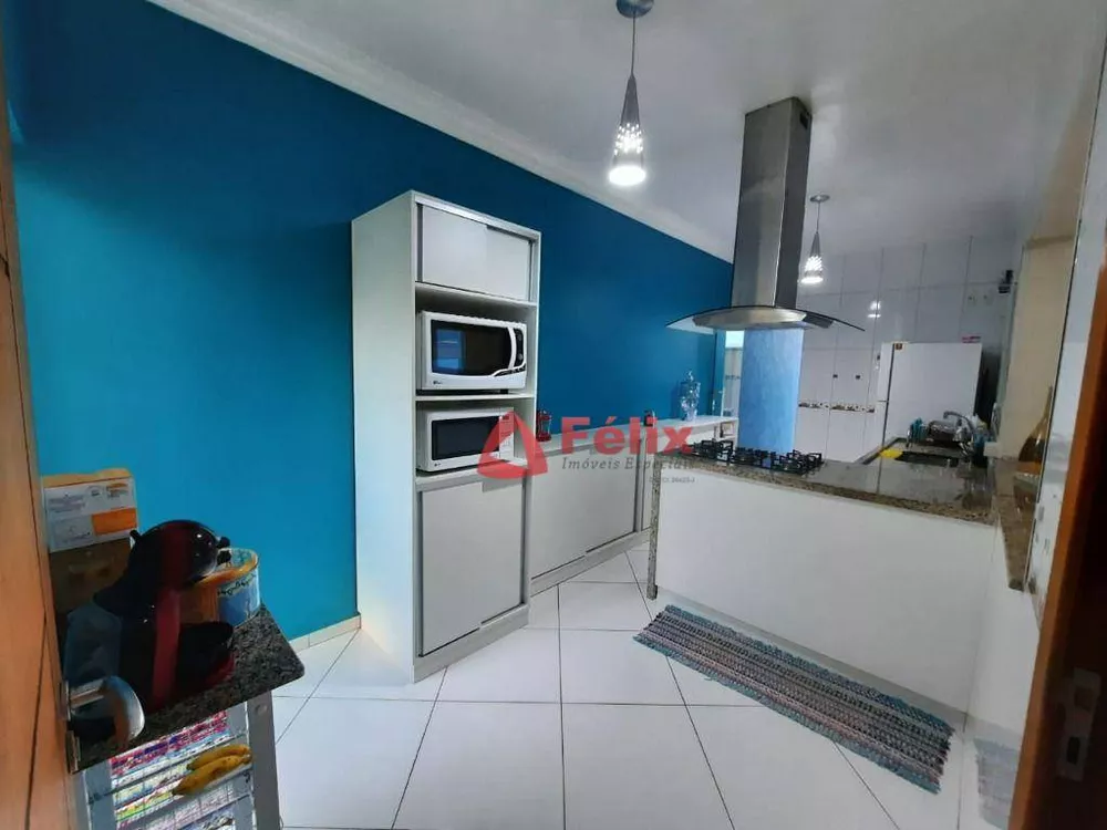 Sobrado, 3 quartos, 212 m² - Foto 4