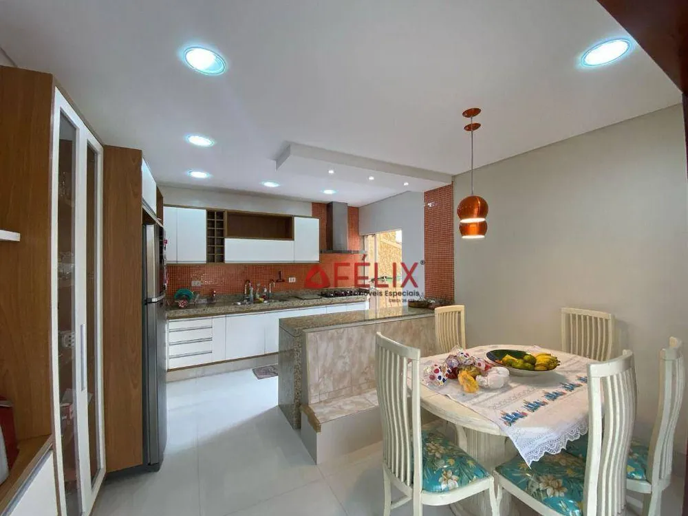 Casa, 3 quartos, 289 m² - Foto 13