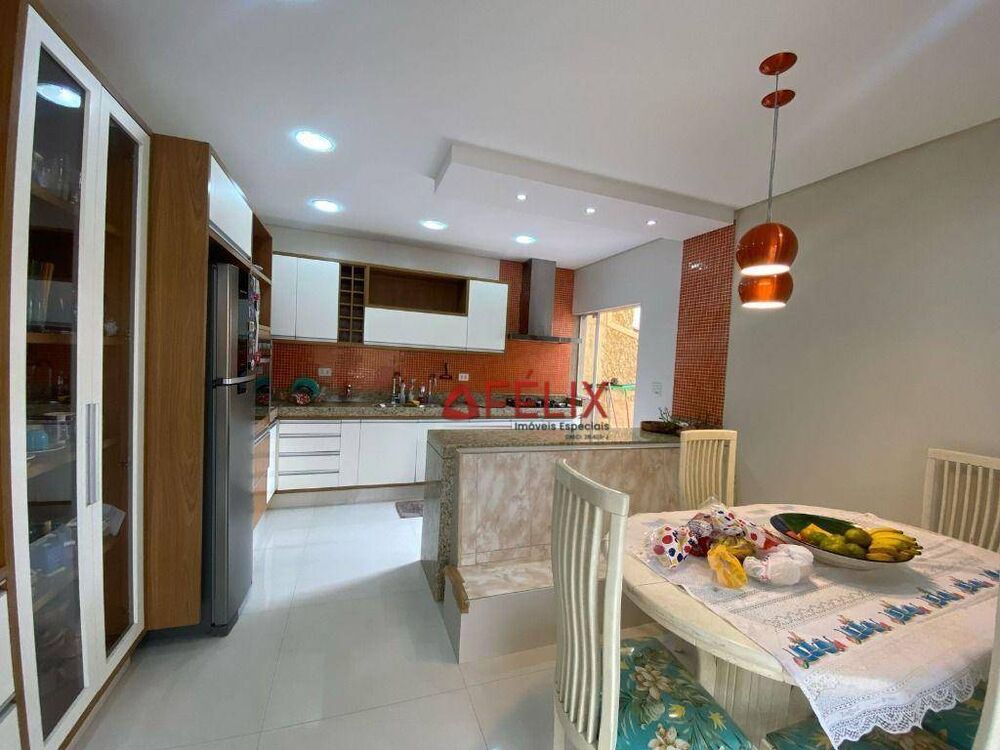 Casa, 3 quartos, 289 m² - Foto 1