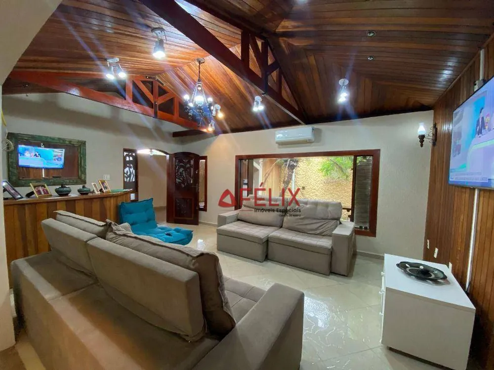 Casa, 3 quartos, 289 m² - Foto 1