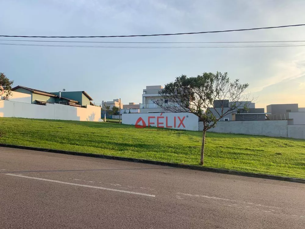 Loteamento e Condomínio, 300 m² - Foto 1