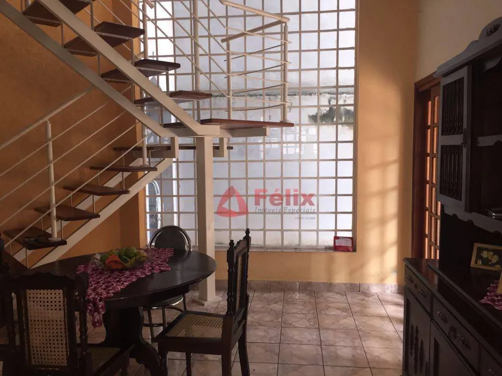 Sobrado, 4 quartos, 250 m² - Foto 1