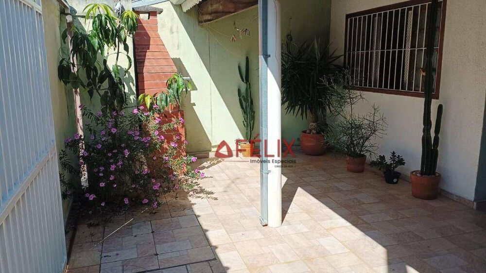 Casa à venda com 2 quartos, 120m² - Foto 2