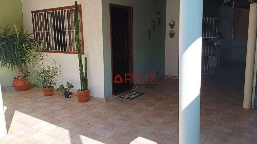 Casa à venda com 2 quartos, 120m² - Foto 1