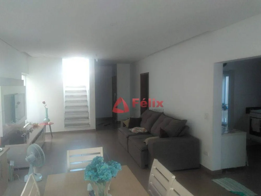 Sobrado, 4 quartos, 210 m² - Foto 1
