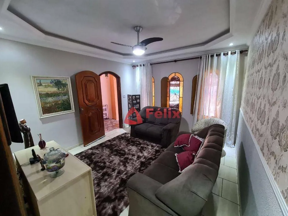 Casa, 3 quartos, 131 m² - Foto 1