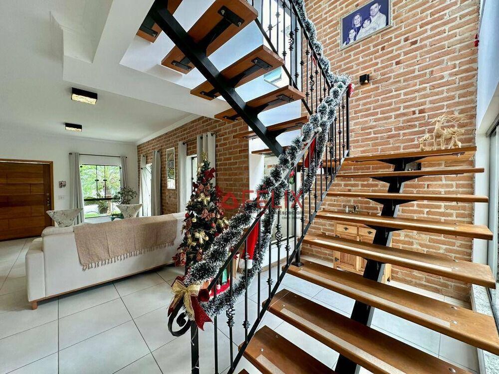 Sobrado, 4 quartos, 287 m² - Foto 1