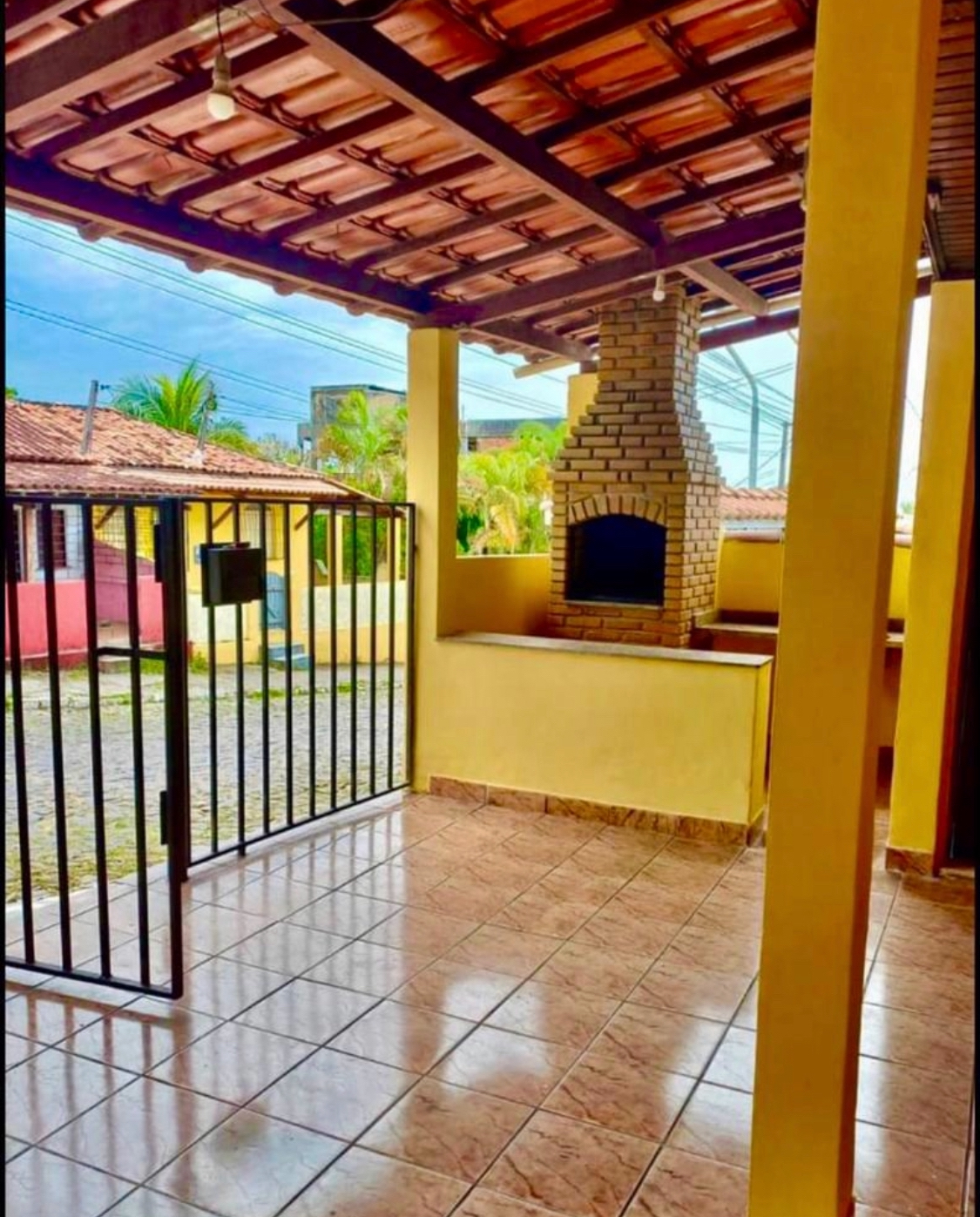 Casa à venda e aluguel com 3 quartos, 160m² - Foto 1