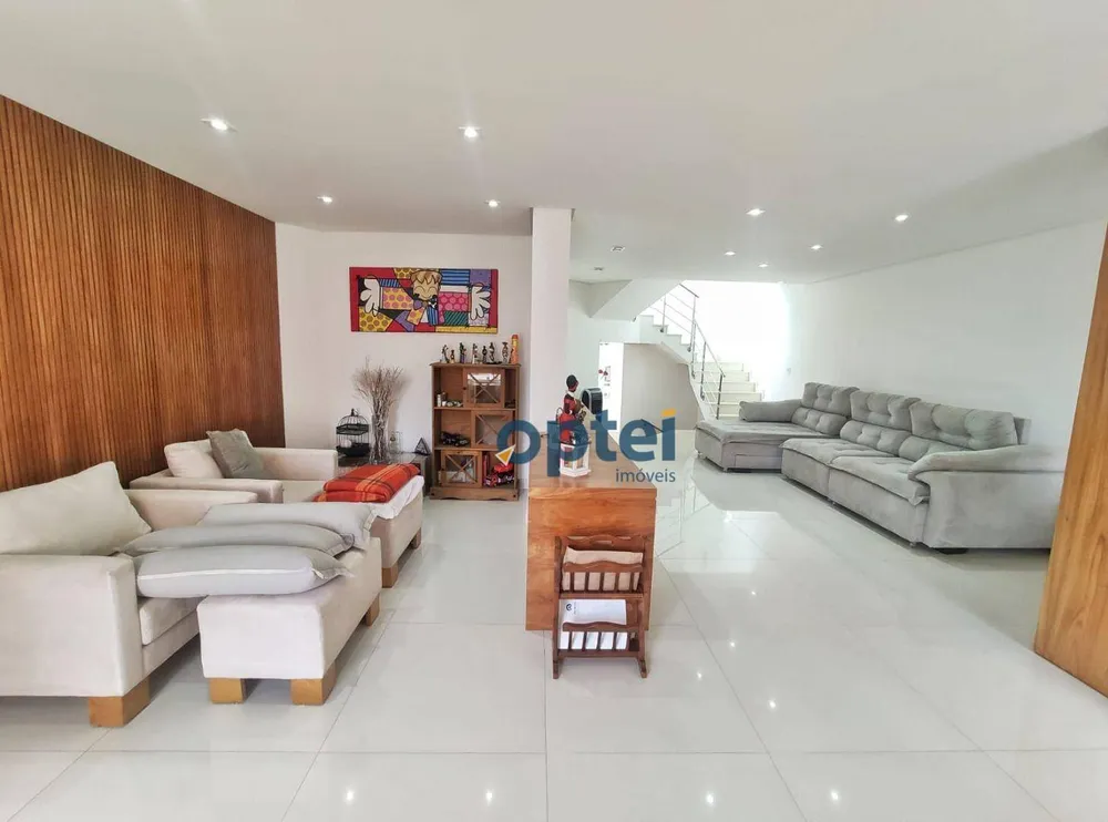 Sobrado, 3 quartos, 404 m² - Foto 1