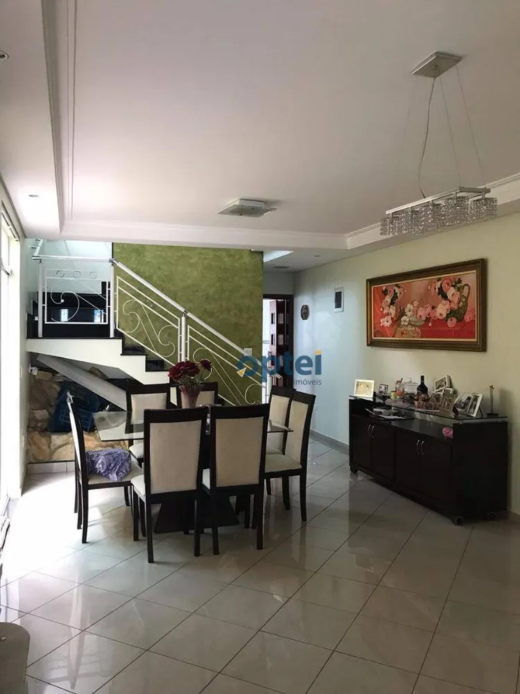 Casa, 3 quartos, 200 m² - Foto 1