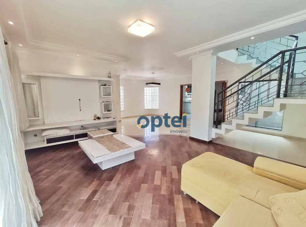 Sobrado, 3 quartos, 320 m² - Foto 1