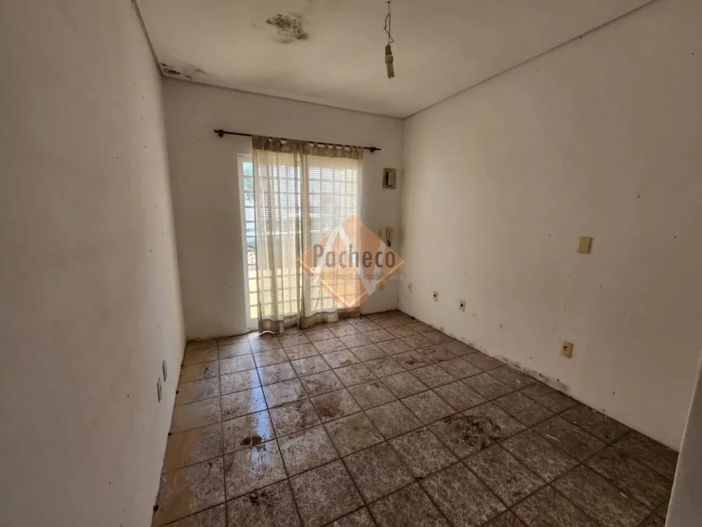 Casa à venda com 2 quartos, 80m² - Foto 1