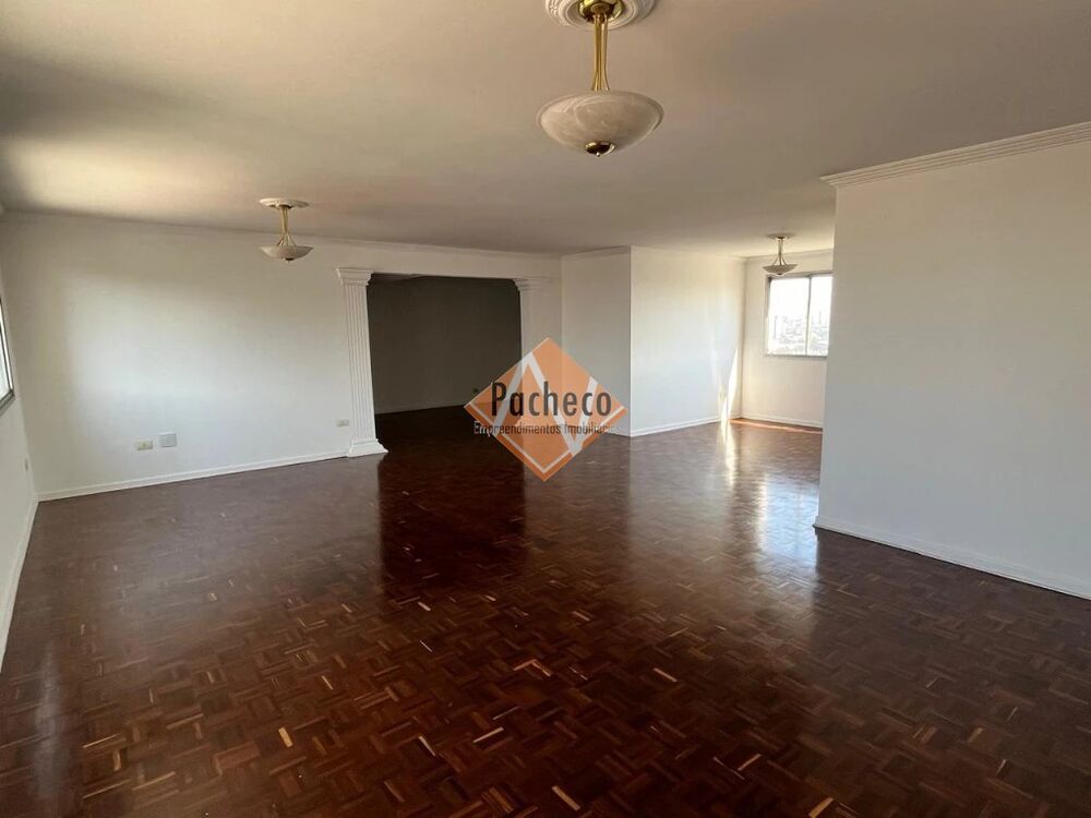 Apartamento à venda com 3 quartos, 150m² - Foto 2
