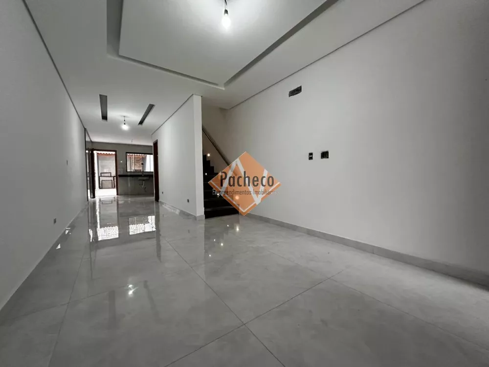 Sobrado à venda com 3 quartos, 120m² - Foto 2