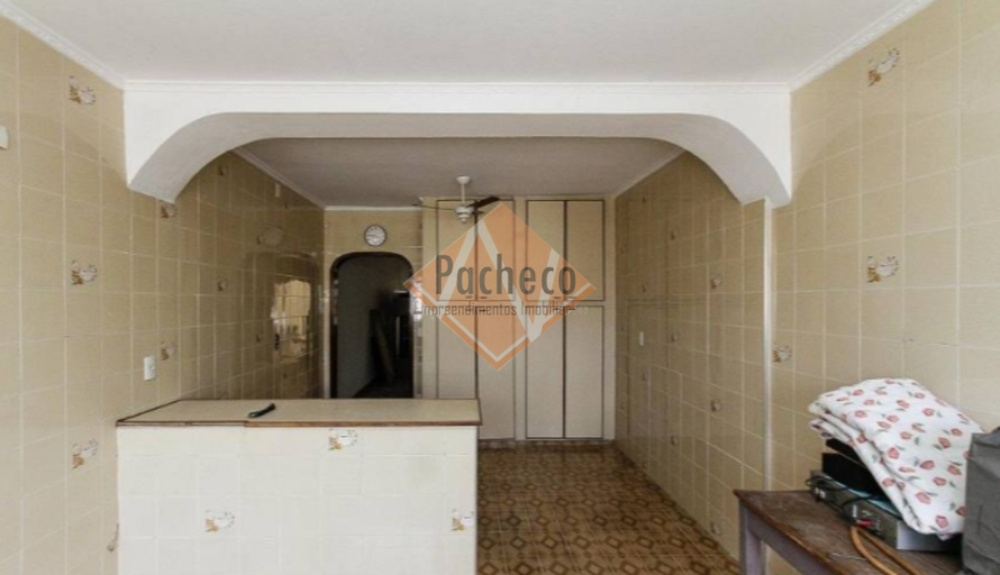 Sobrado à venda com 2 quartos, 200m² - Foto 2