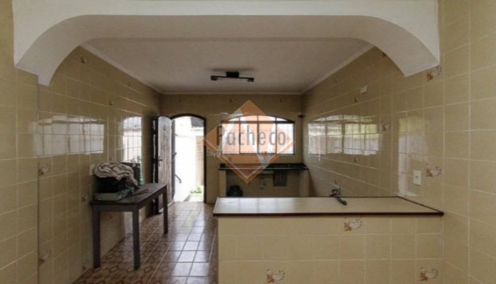 Sobrado à venda com 2 quartos, 200m² - Foto 3