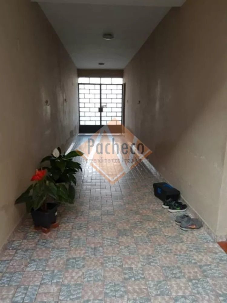 Sobrado à venda com 3 quartos, 200m² - Foto 1