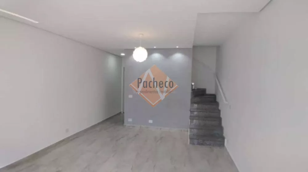 Sobrado à venda com 3 quartos, 120m² - Foto 1