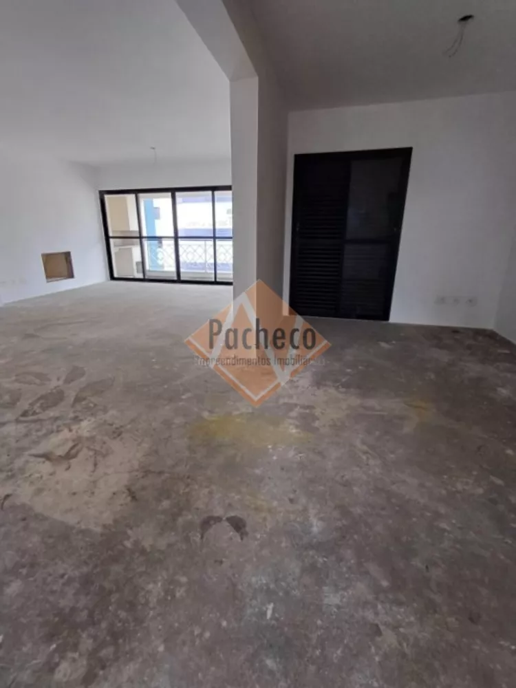 Apartamento à venda com 3 quartos, 151m² - Foto 2