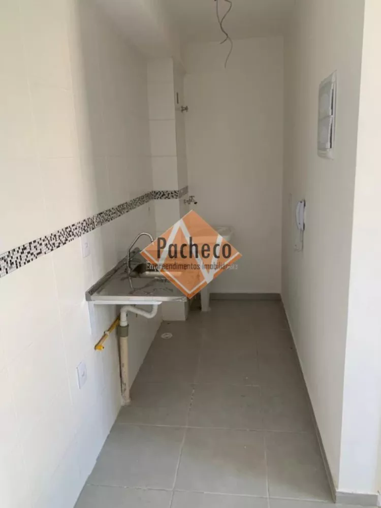 Apartamento à venda com 2 quartos, 40m² - Foto 5