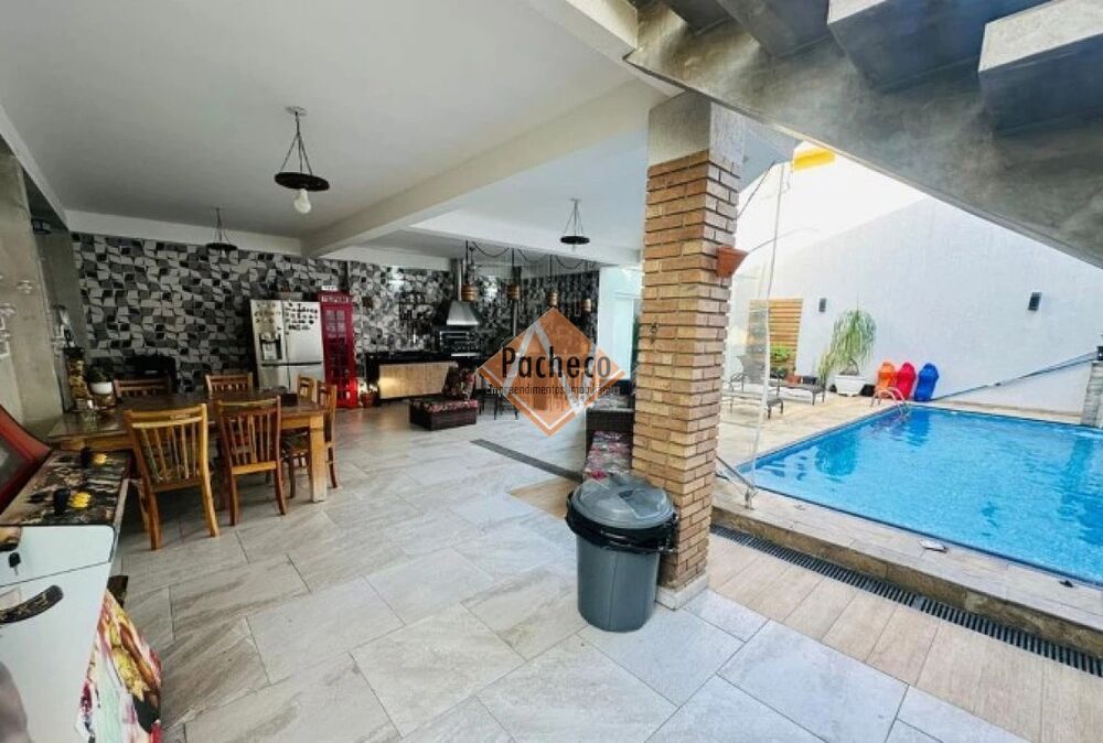 Sobrado, 3 quartos, 226 m² - Foto 3