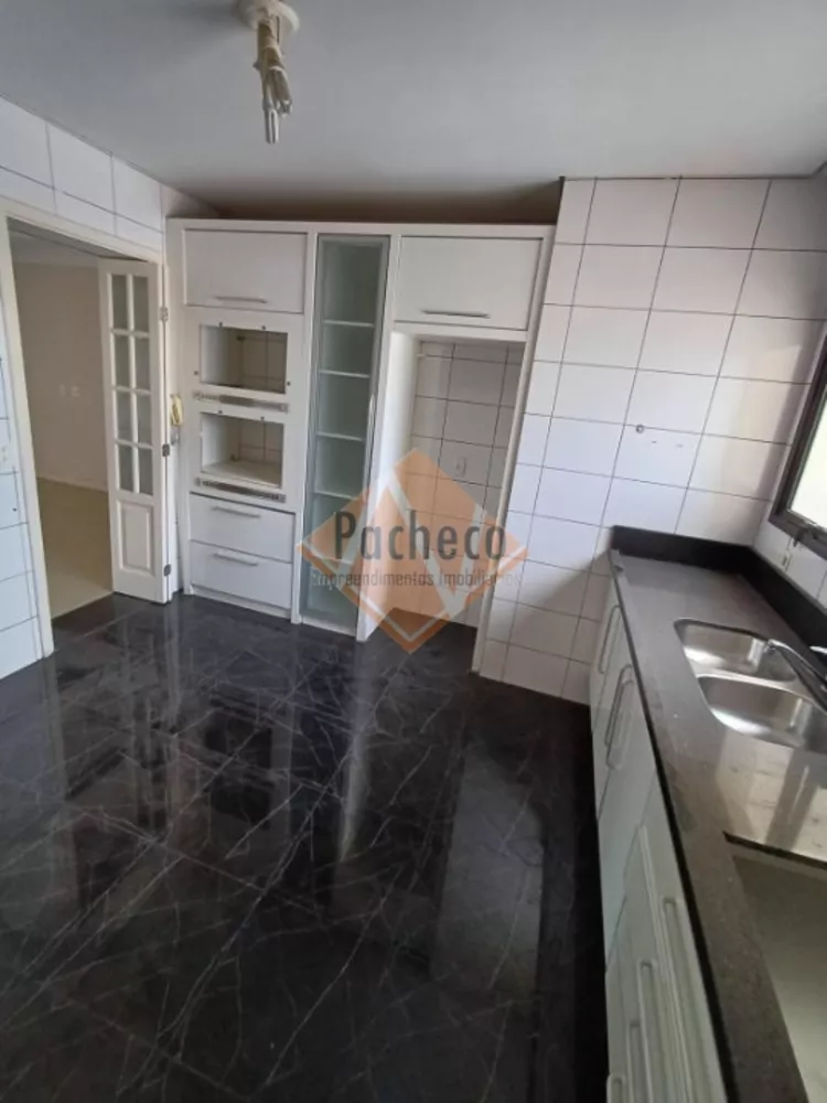 Apartamento à venda com 3 quartos, 151m² - Foto 5