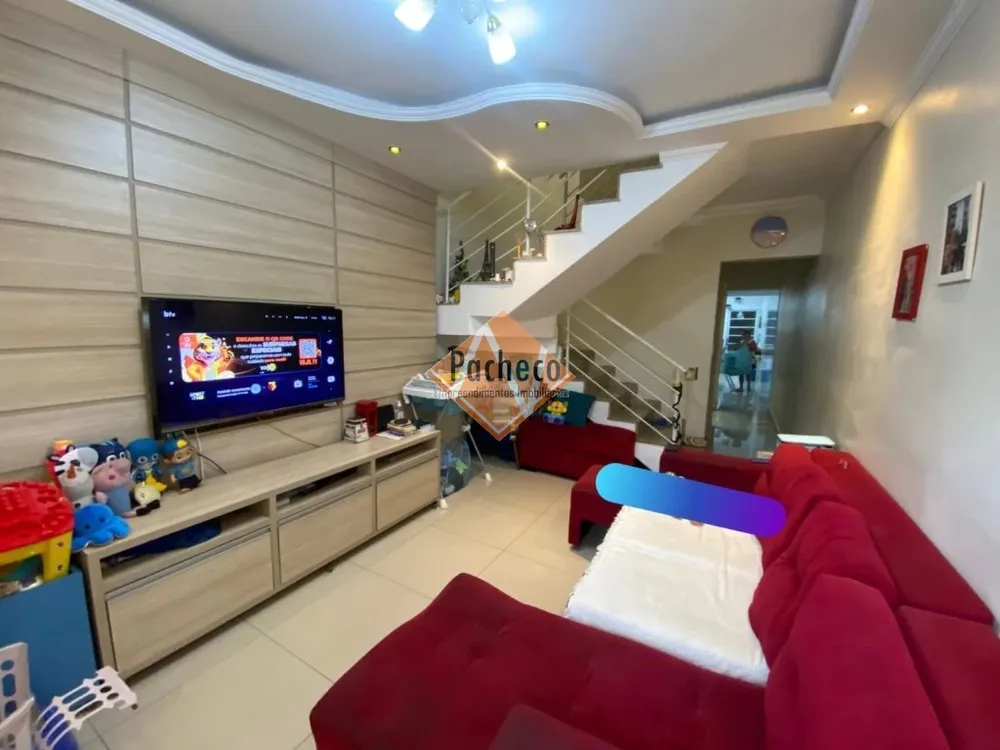 Sobrado, 3 quartos, 240 m² - Foto 1