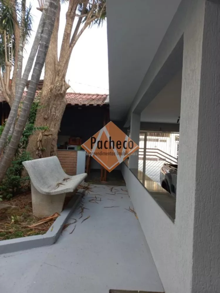 Casa à venda com 3 quartos, 145m² - Foto 2