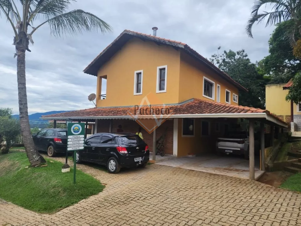 Fazenda à venda com 13 quartos, 1000m² - Foto 1