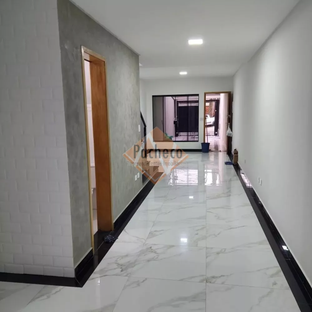 Sobrado à venda com 3 quartos, 130m² - Foto 1