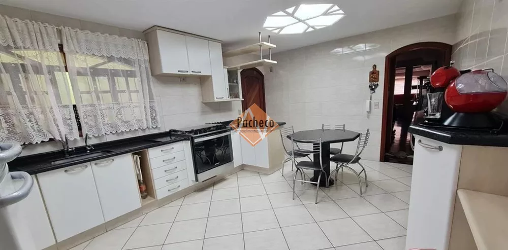 Sobrado à venda com 3 quartos, 301m² - Foto 4