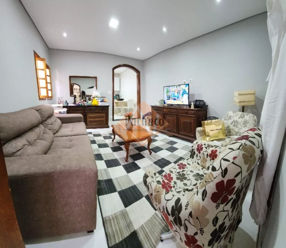 Casa à venda com 2 quartos, 100m² - Foto 3