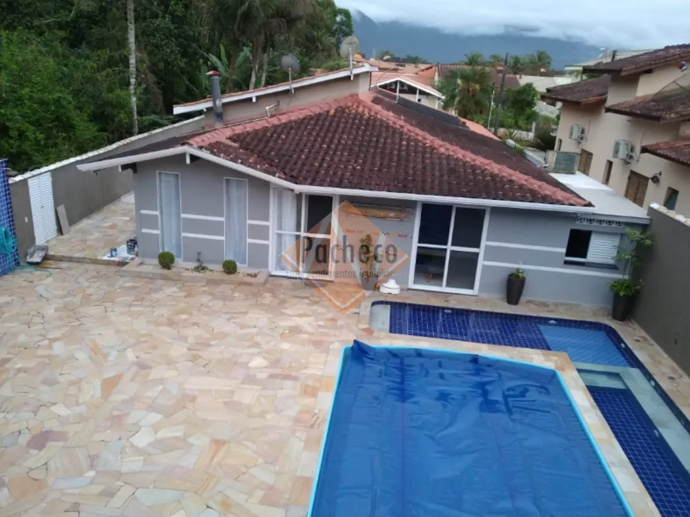 Casa de Condomínio à venda com 3 quartos, 234m² - Foto 2