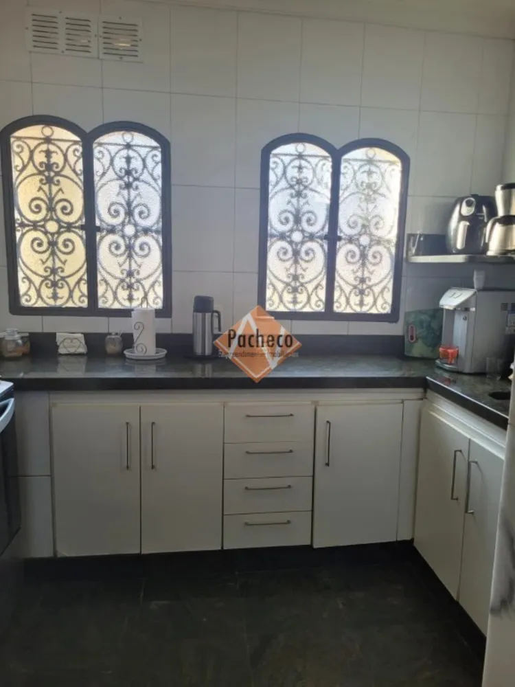 Casa, 5 quartos, 270 m² - Foto 4