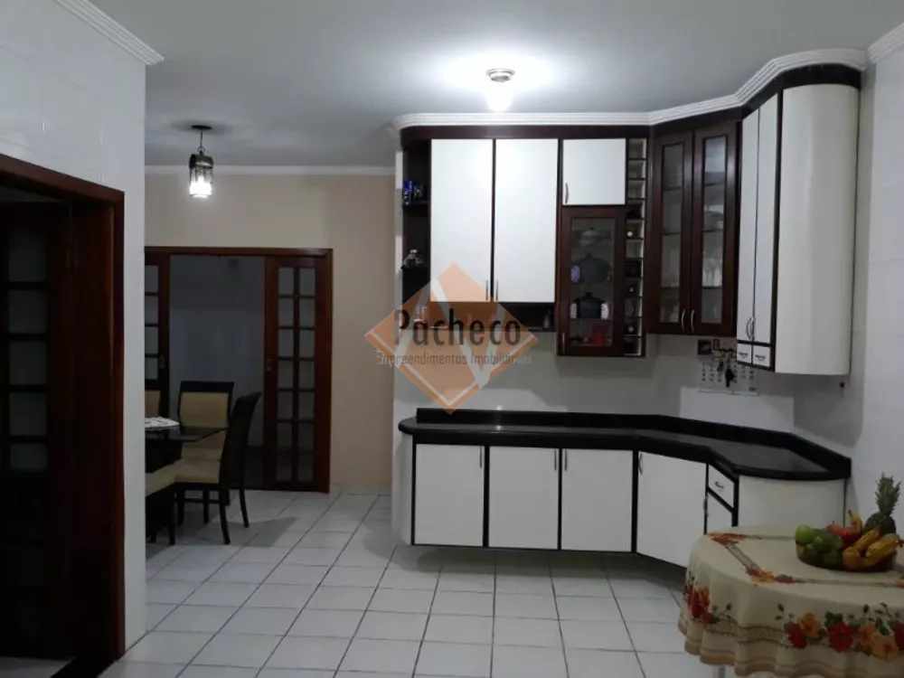 Casa à venda com 3 quartos, 187m² - Foto 4