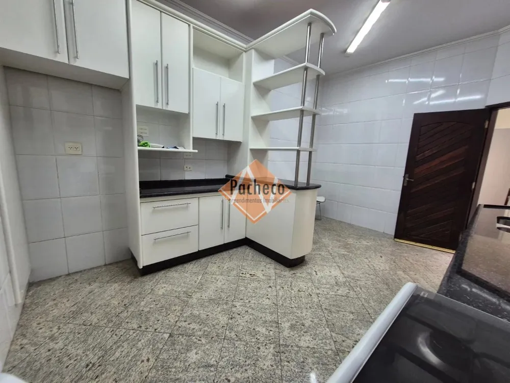 Sobrado, 3 quartos, 303 m² - Foto 5