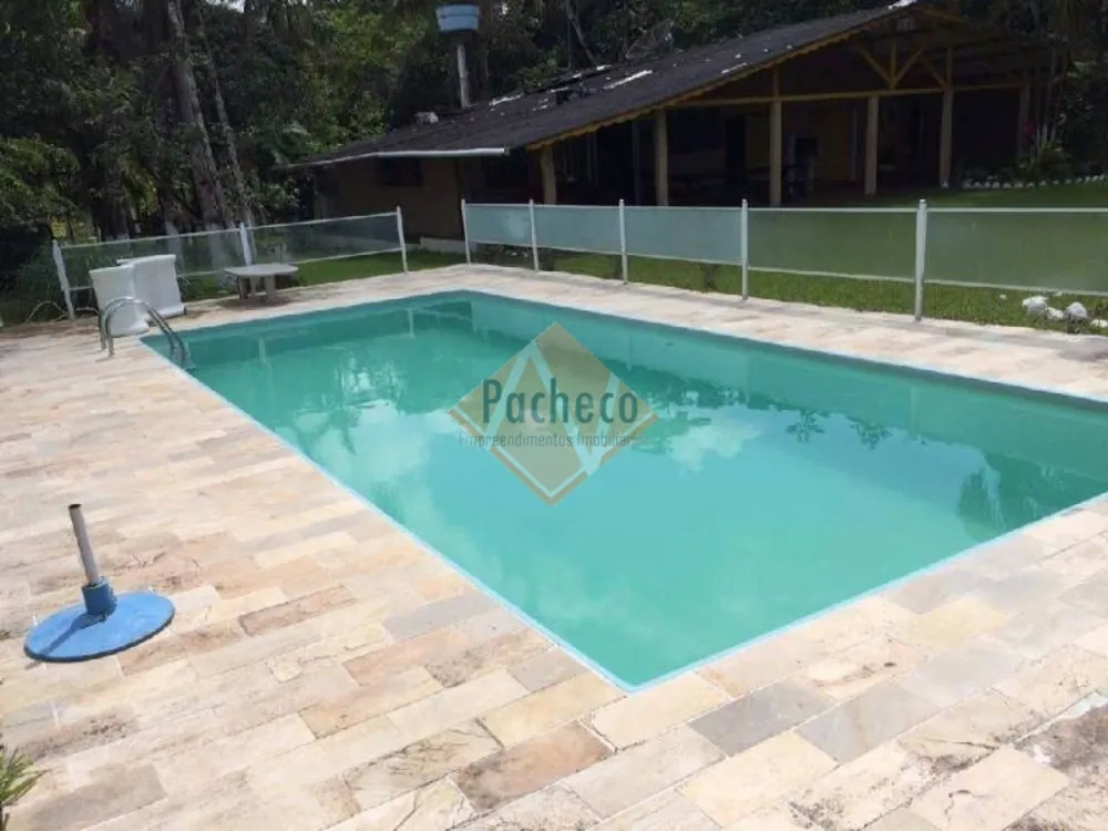 Chácara, 3 quartos, 2400 m² - Foto 1