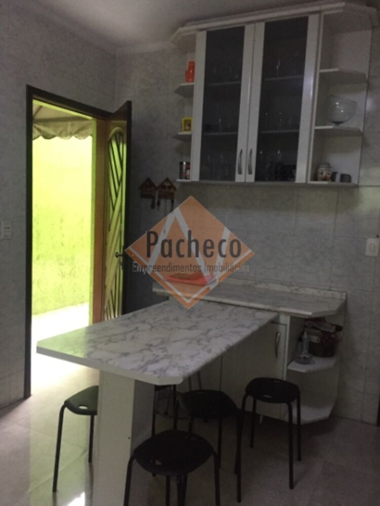 Sobrado, 3 quartos, 227 m² - Foto 2
