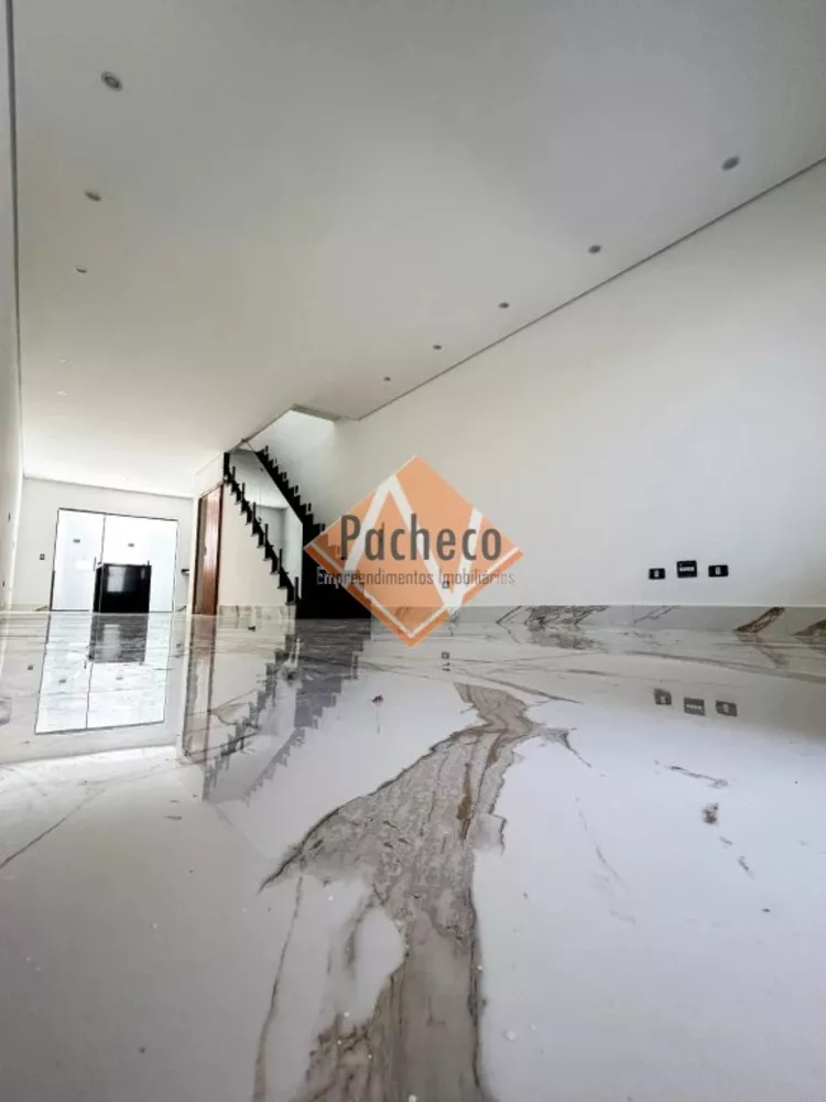 Sobrado à venda com 3 quartos, 141m² - Foto 1