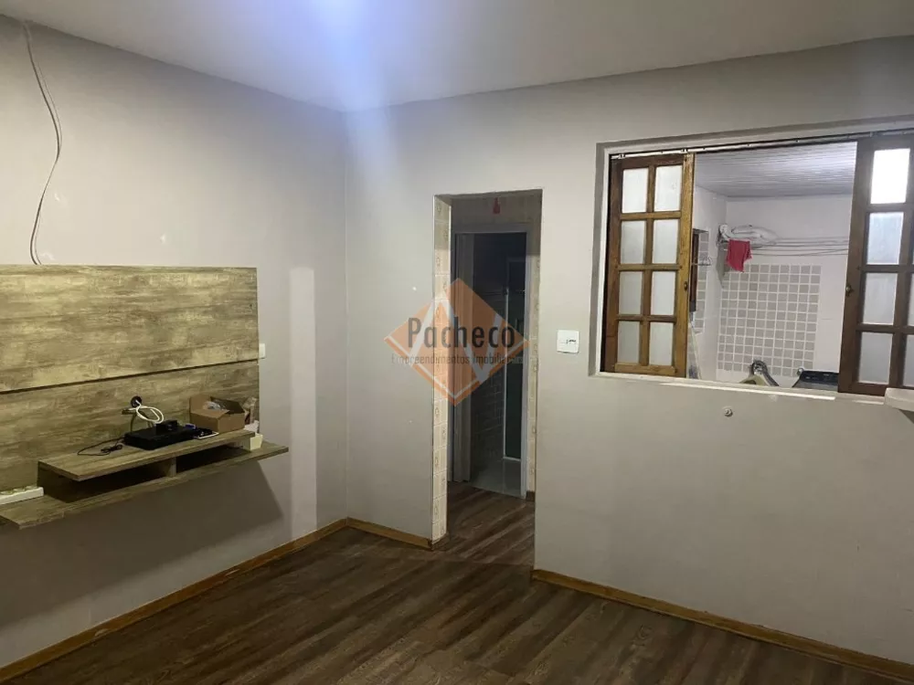 Sobrado à venda com 4 quartos, 223m² - Foto 1