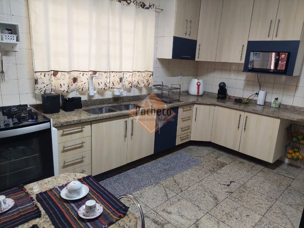 Sobrado, 3 quartos, 224 m² - Foto 2
