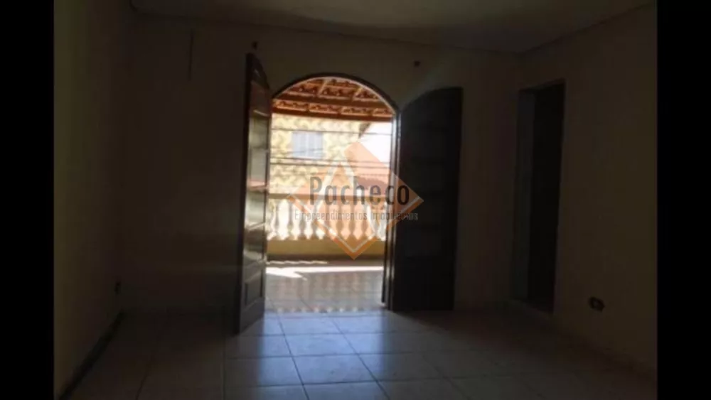 Sobrado à venda com 4 quartos, 111m² - Foto 1