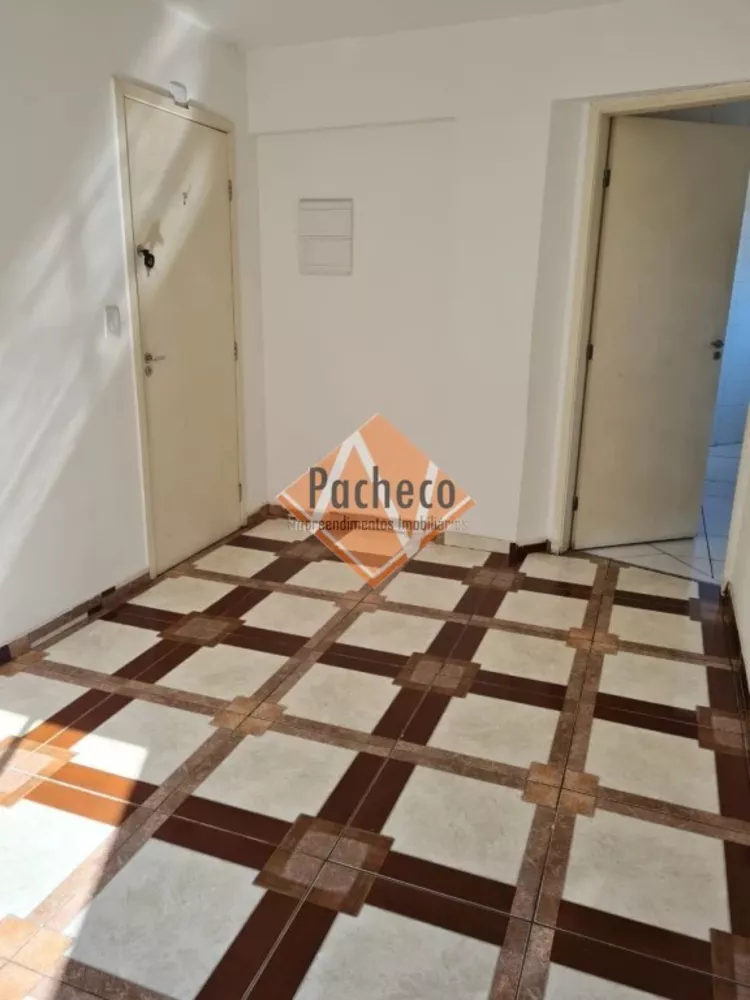 Apartamento à venda com 2 quartos, 42m² - Foto 2