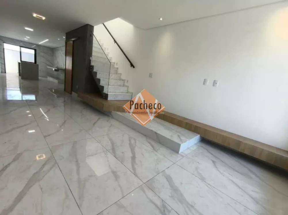 Sobrado à venda com 3 quartos, 210m² - Foto 1