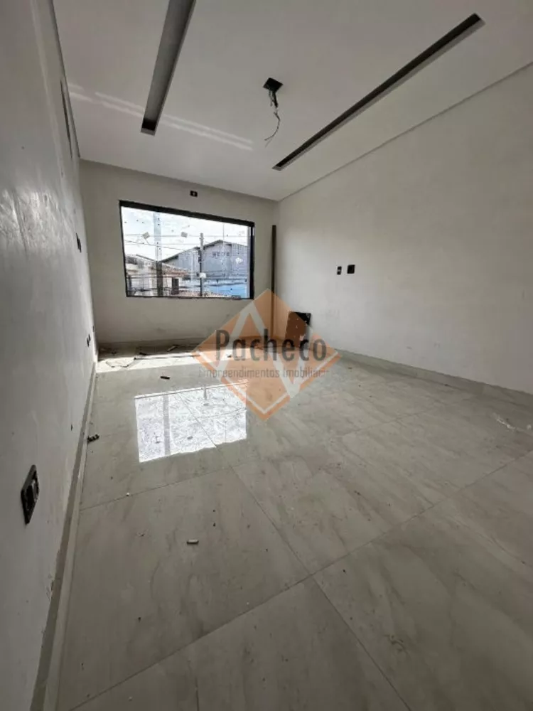 Sobrado à venda com 3 quartos, 131m² - Foto 1