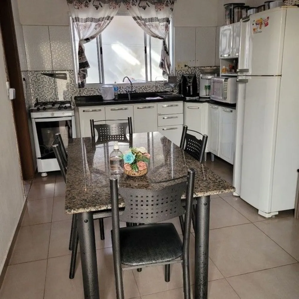 Casa, 3 quartos, 200 m² - Foto 1