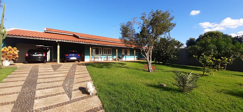 Casa à venda com 3 quartos, 310m² - Foto 1
