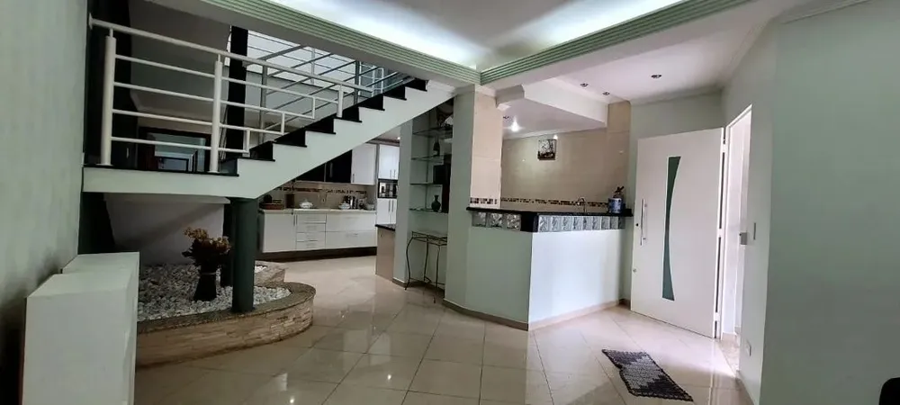Casa, 5 quartos, 250 m² - Foto 2