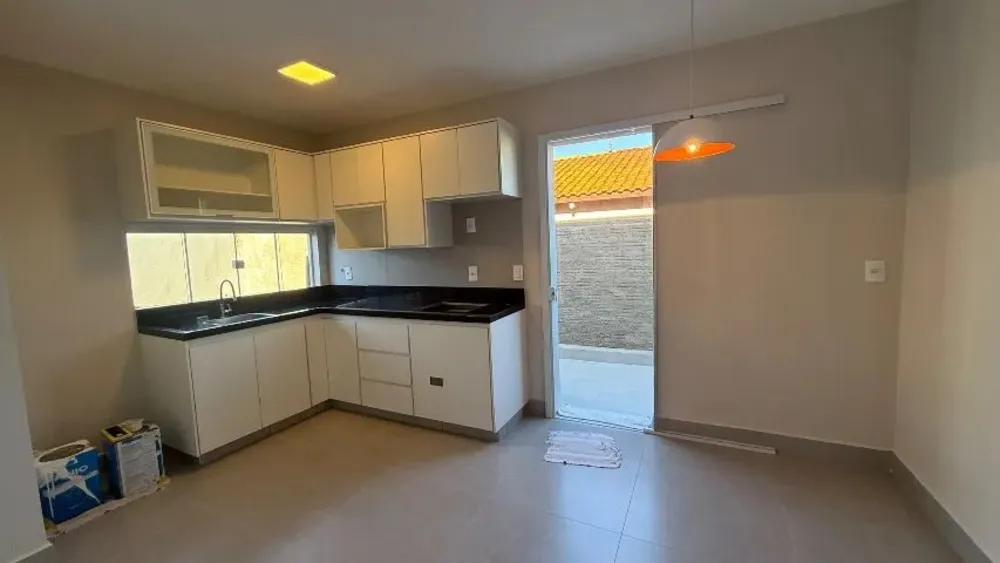 Casa, 1 quarto, 213 m² - Foto 2