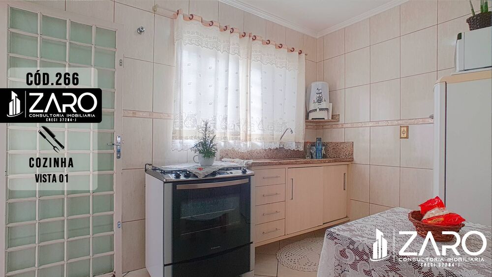 Casa à venda com 3 quartos, 151m² - Foto 1